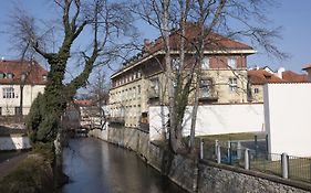 Pytloun Kampa Garden Hotel Prague